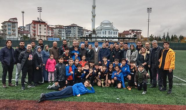 Şampiyonluk baklava ikramı ile kutlandı