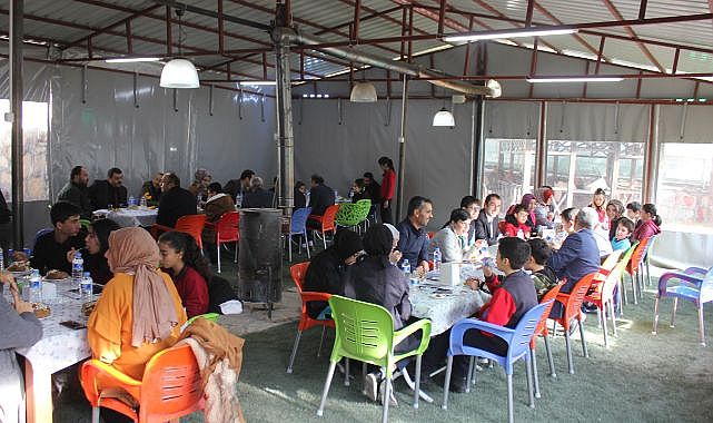 Deneme amaçlı yetiştirilen patateslerden kumpir yapıldı