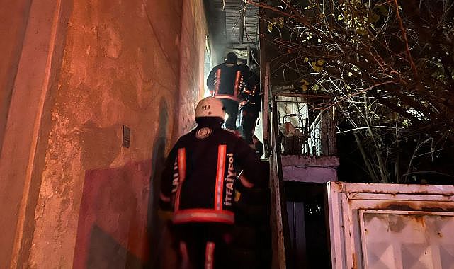 İki katlı bir evde çıkan yangın korkuttu
