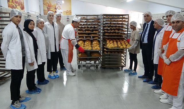 Öğrenciler günlük 15 bin ekmek üretecek!