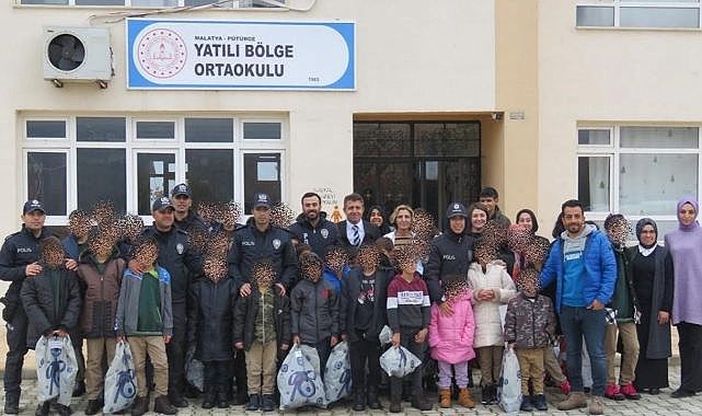 Polislerin sıcak elleri ısıtıyor
