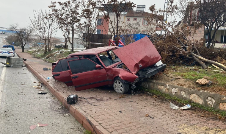 Havaalanı yolu üzerinde feci kaza!