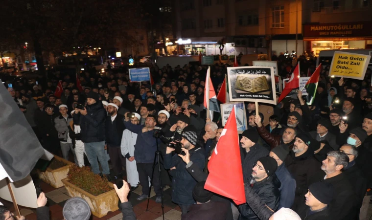 Kur'an-ı Kerim'in yakılmasına tepkiler çığ gibi!..