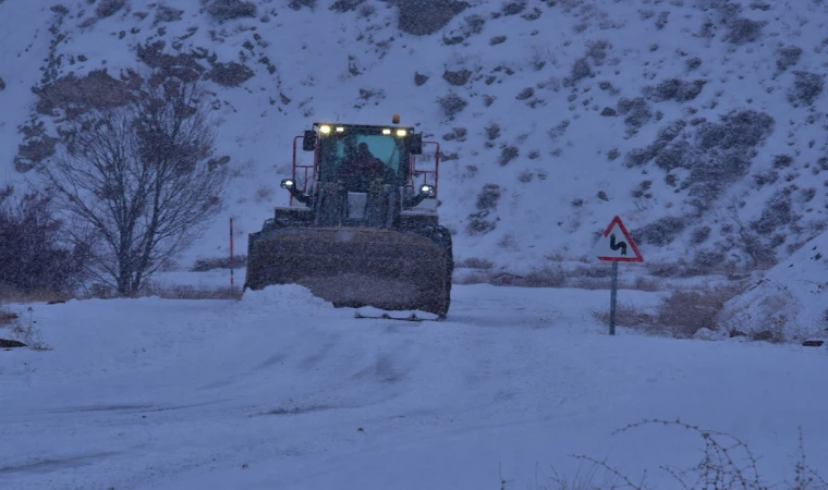 Malatya'da 130 kırsal mahalle yolu kardan kapalı
