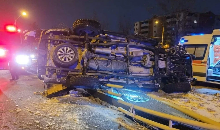 Buhara Bulvarı'nda gece yarısı feci kaza!