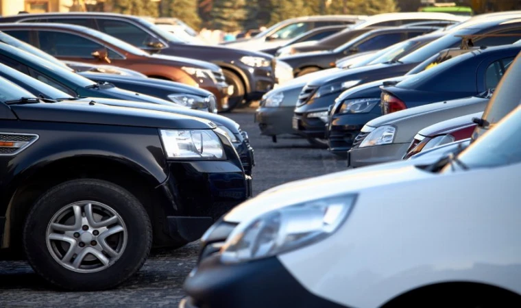 Asrın felaketi otomotiv sektörünü etkiledi! Depremzedeler araçlarını satıyor