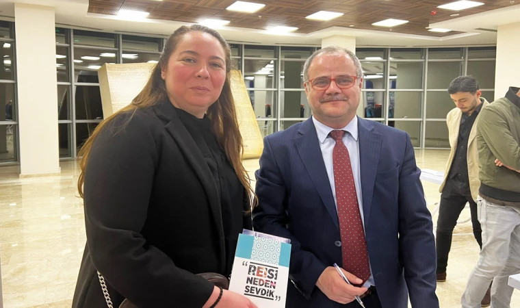Berktaş, “Reisi Neden Sevdik” kitabını imzaladı