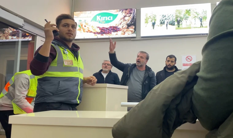 Havalimanında personel-yolcu birbirine girdi!