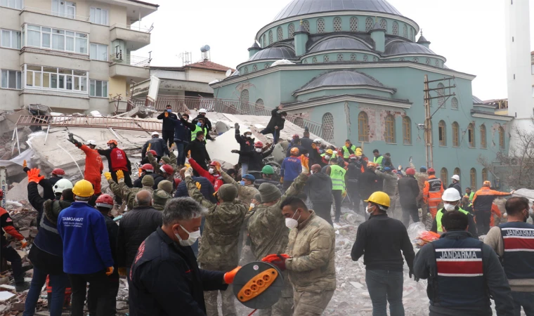 Malatya kan kusuyor, yöneticiler "kızılcık şerbeti" gibi davranıyor!..