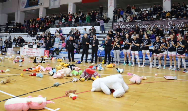 Milli basketbolcu Nilay böyle anıldı!