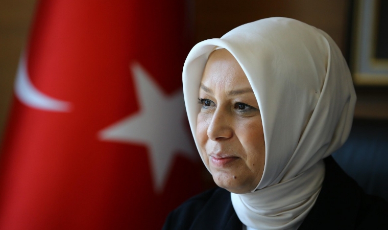 Öznur Çalık, milletvekili aday adaylarına kök söktürüyor!