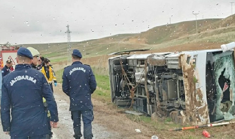 Cezaevi nakil aracı devrildi: 1 mahkum öldü, 13 yaralı