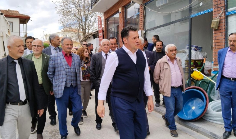 Şeyhmus Göçmez'den tepki: ‘Bir Yılda Nasıl Ev Teslim Edecekler?’