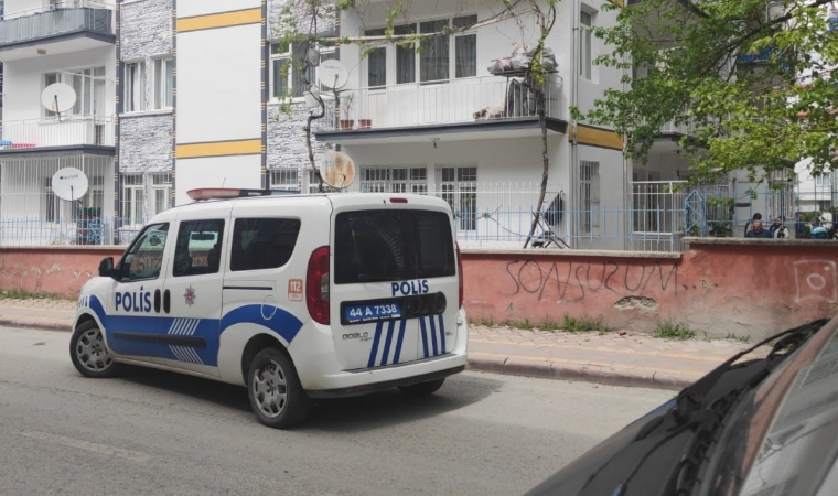 Yürekler ağza geldi! Hidayet Mahallesi’ndeki bir apartmanın çatı katında intihar!