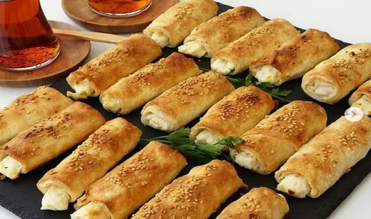 20 dakikada 1 tepsi börek hazır! Deneyenler tarifini isteyecek: Baklava yufkasından peynirli börek tarifi