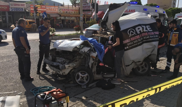 Freni patlayan tır dehşet saçtı! Ortalık savaş alanı...