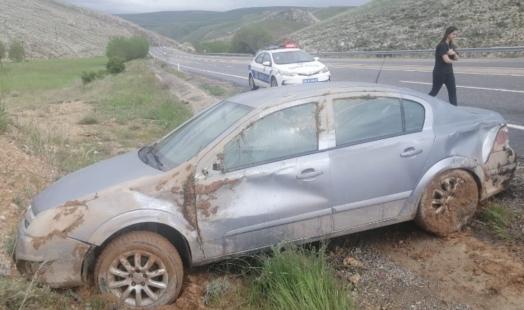 Kayseri Malatya karayolu Yazyurdu mevkiinde feci kaza