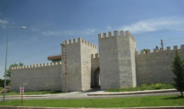 Malatya Kalesi nasıl gidilir? Malatya Kalesi yol tarifi…