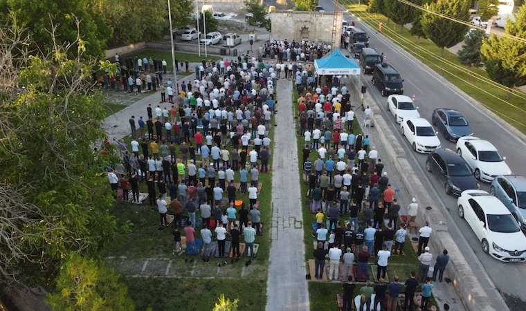 Battalgazi'de, Kurban Bayramı Namazı Namazgah'ta kılındı