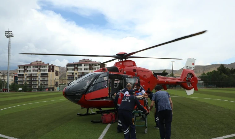 Darende’de Kadir Gökçe ambulans helikopterle hastaneye taşındı