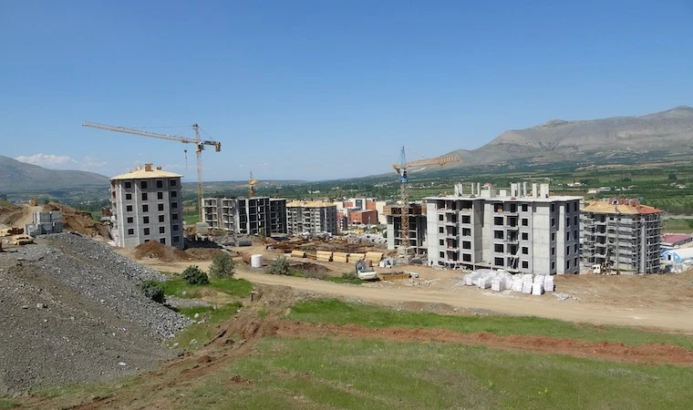 Doğanşehir'deki kalıcı konutlarda son yaklaşıldı