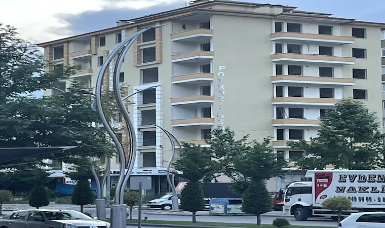 Halen, yıkılmayı bekleyen binalar var!..