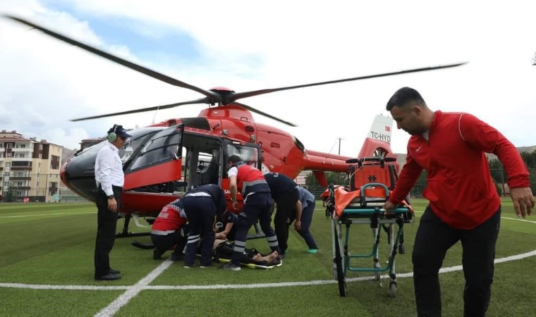 Tansiyon hastası yaşlı depremzede hastanın imdadına hava ambulansı yetişti!