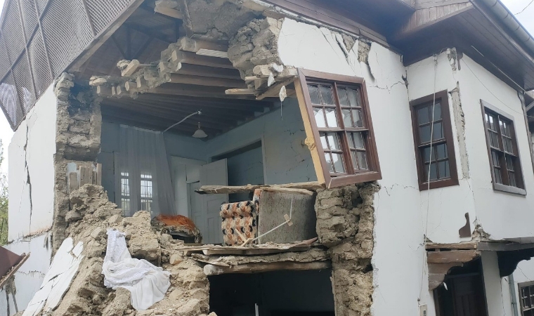 Yeşilyurt'ta tescilli yapıların durumu yerinde tespit edildi