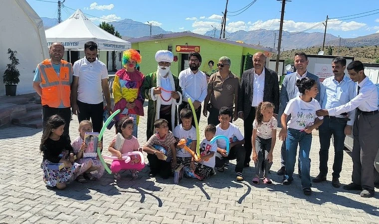 Zelyurt, depremzede vatandaşlar bayramlaştı