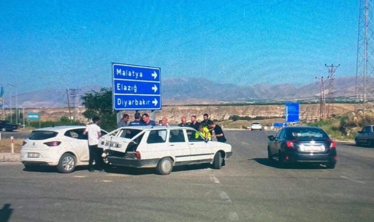 Akçadağ yol ayrımı kavşağında feci kaza!