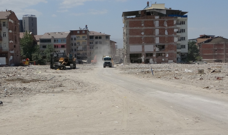 Aslantepe Caddesi esnafı eski günlerini arıyor!