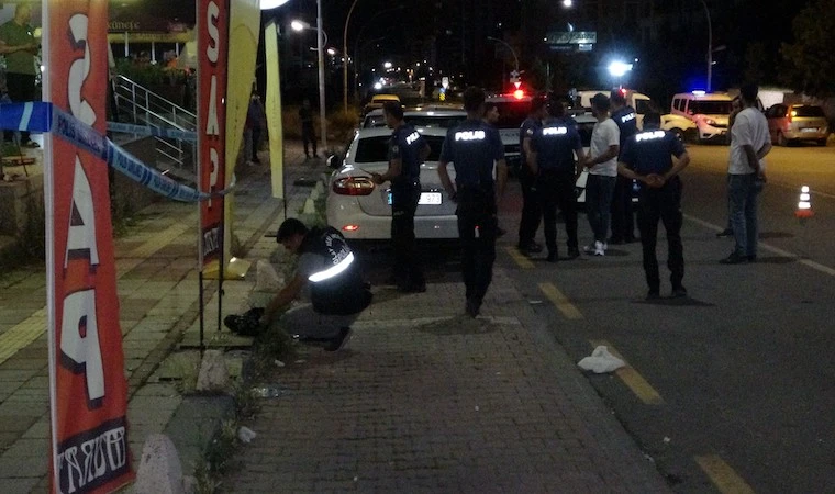 Cadde ortasında, husumetlisine kurşun yağdırdı