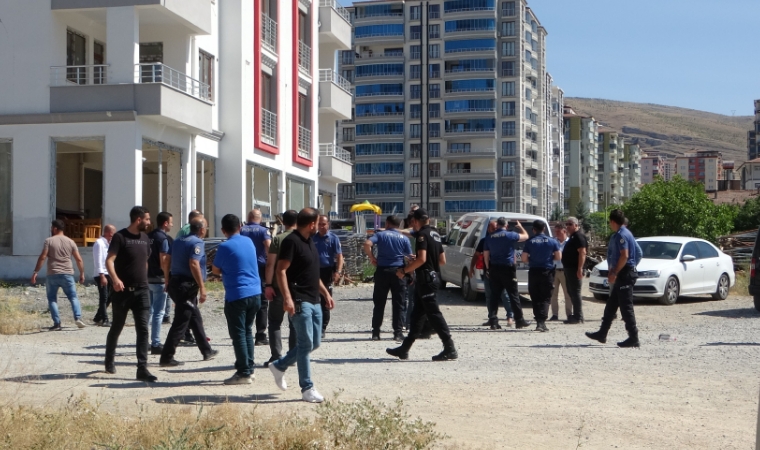 Tandoğan Mahallesi'nde bir zanlı kurşun yağdırdı!