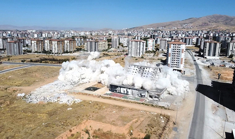 Binalarla birlikte, hayaller de yıkılıyor!..