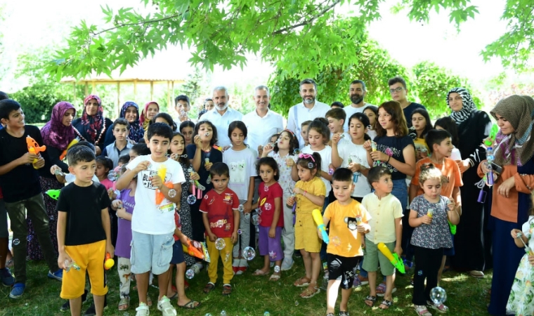 Depremzede çocuklar geleceğe umutla bakıyor