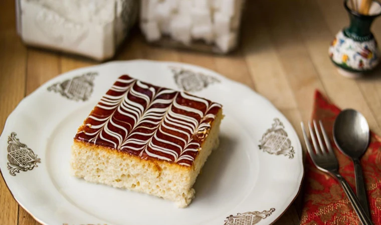 Karamel Soslu Balkan Tatlısı: Enfes Karamelli Trileçe Tarifi ve Püf Noktaları!