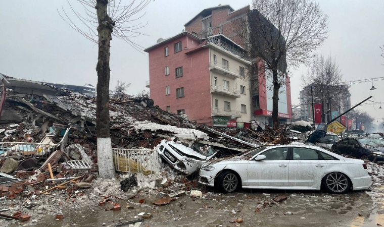 Alişan HAYIRLI / Depremden korkma, çürük binadan kork!