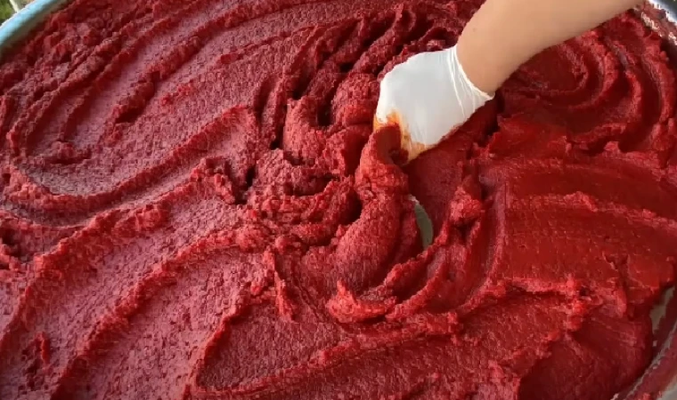 Bu Salça tarifi Başka.... Odun Ateşi ve Bakır Tencerede yapılan salçanın püf noktası