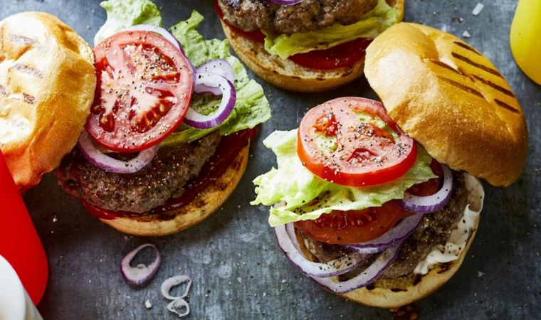 Fast Food keyfi evde! Evde hamburger yapmak hiç bu kadar kolay olmamıştı! En leziz hamburger için sizi tarifimizi uygulamaya davet ediyoruz...