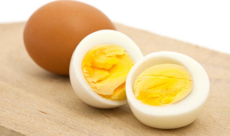 Haşlanması bu kadar kısa ve soyulması bu kadar kolay olmamıştı! Yumurta en kısa sürede nasıl haşlanır ve soyulur?