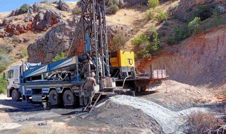Komşu ilde petrol heyecanı!