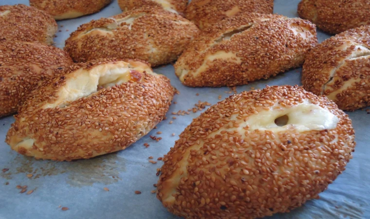 Lezzetiyle Göz Dolduran Kaşarlı Simit Poğaça Tarifi!