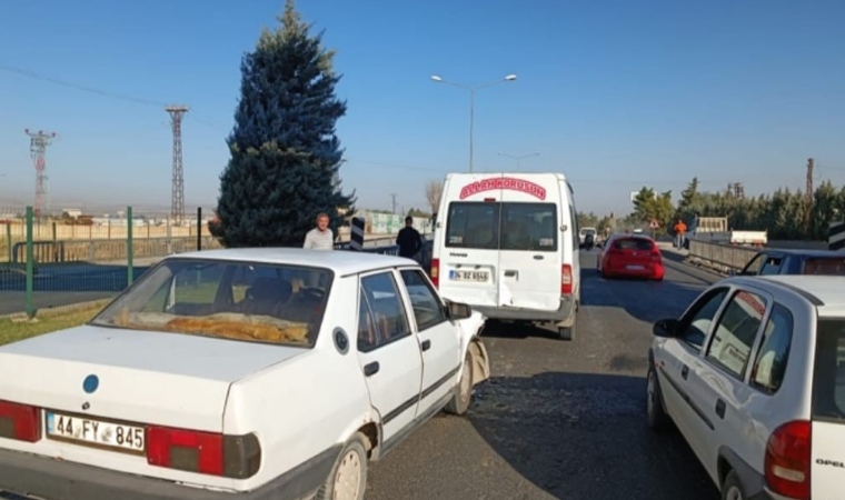 Malatya'da bu sabah kazaların ardı arkası kesilmedi! Toplamda 5 kişi yaralandı