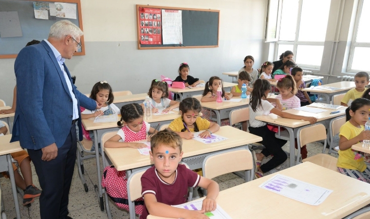 Malatya’da depremzede öğrenciler okulda ilk gün heyecanı yaşadı!