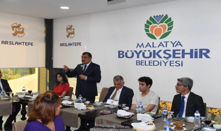 Malatya’da ilk 1000’e giren öğrencilerle buluşuldu