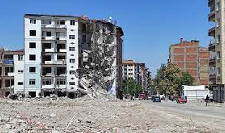 Malatya'da riskli binalar ve yarım kalan yıkımlar ne olacak?