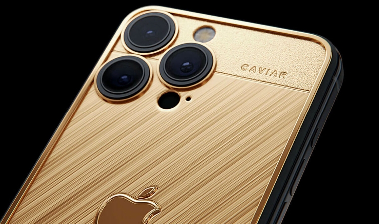 Tüm dikkatleri üzerine çekiyor! Caviar, altın kaplama iPhone 15 Pro serisini görücüye çıkardı