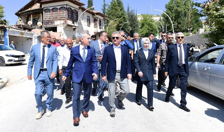 Vali Ersin Yazıcı, Çırmıhtı'daki kültürel mekânları gezdi! “Kadim Çırmıhtı’yı Yeniden Ayağa Kaldıracağız”