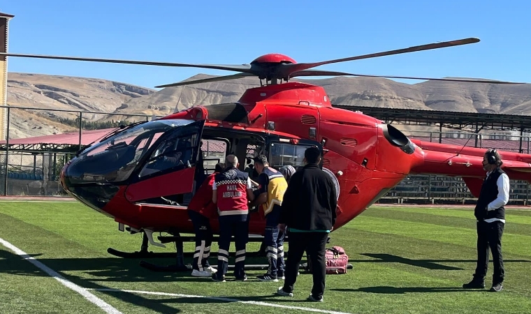 Beyin kanaması geçiren hastanın imdadına ambulans helikopter yetişti!