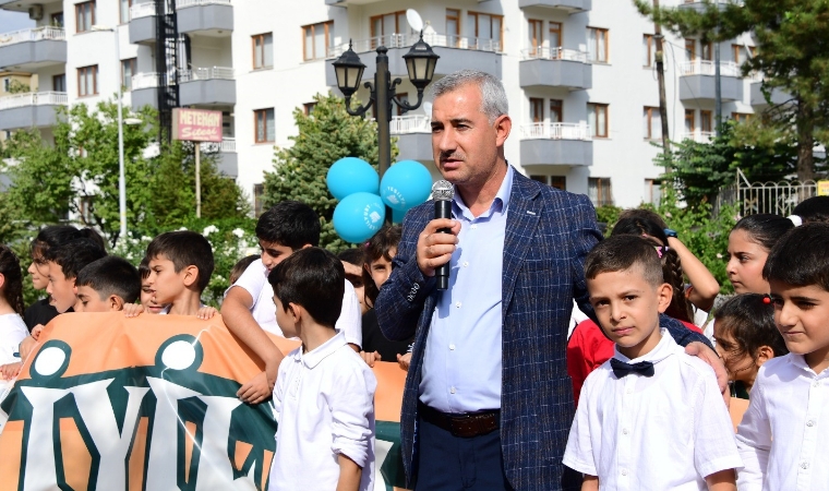 Çocuklar ‘İyilik Önderleri Son Yaz Pikniği’ etkinliğinde doyasıya eğlendi